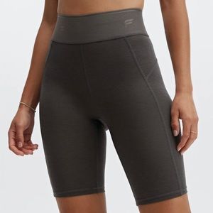 Ultra High-Waisted Wool Baselayer Bike Short 6"